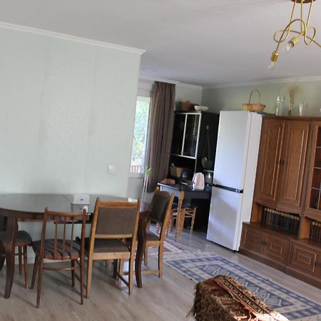 Nunuka House Apartment Tserovani Ngoại thất bức ảnh