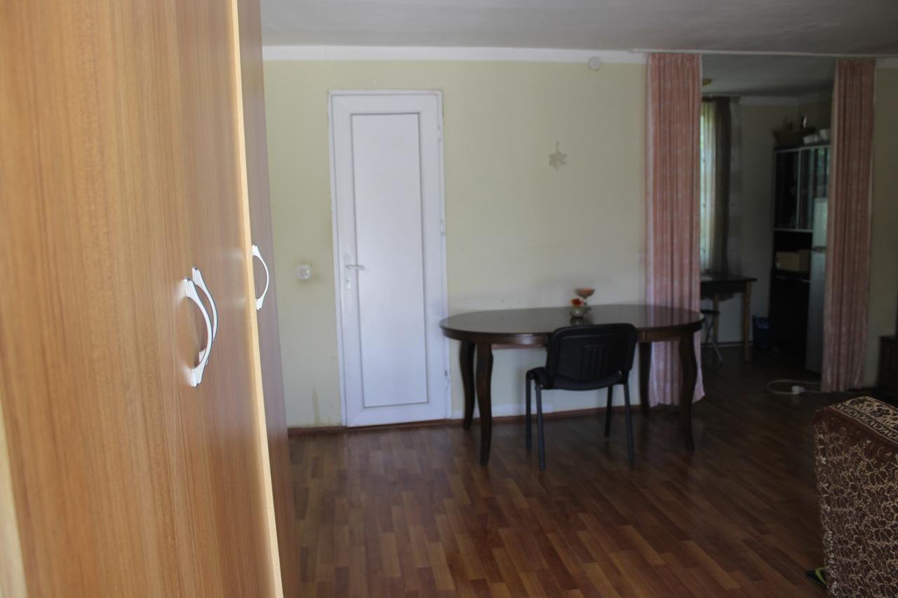 Nunuka House Apartment Tserovani Ngoại thất bức ảnh